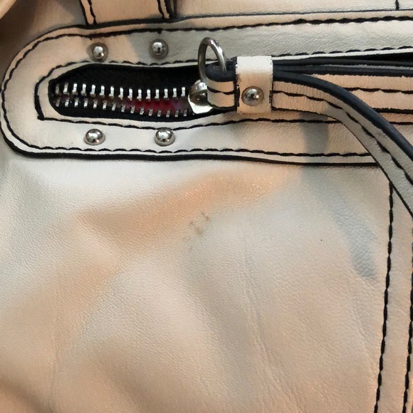 Handbag - Picture 2 of 5